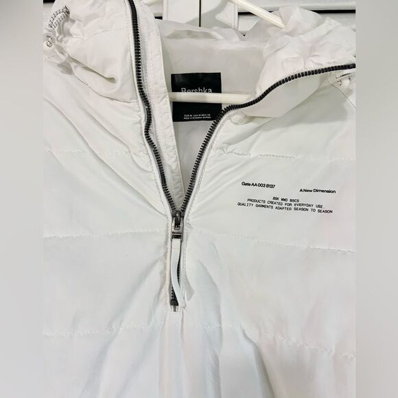 Bershka Unisex Lightweight White Puffer Jacket Size Medium - Picture 5 of 11